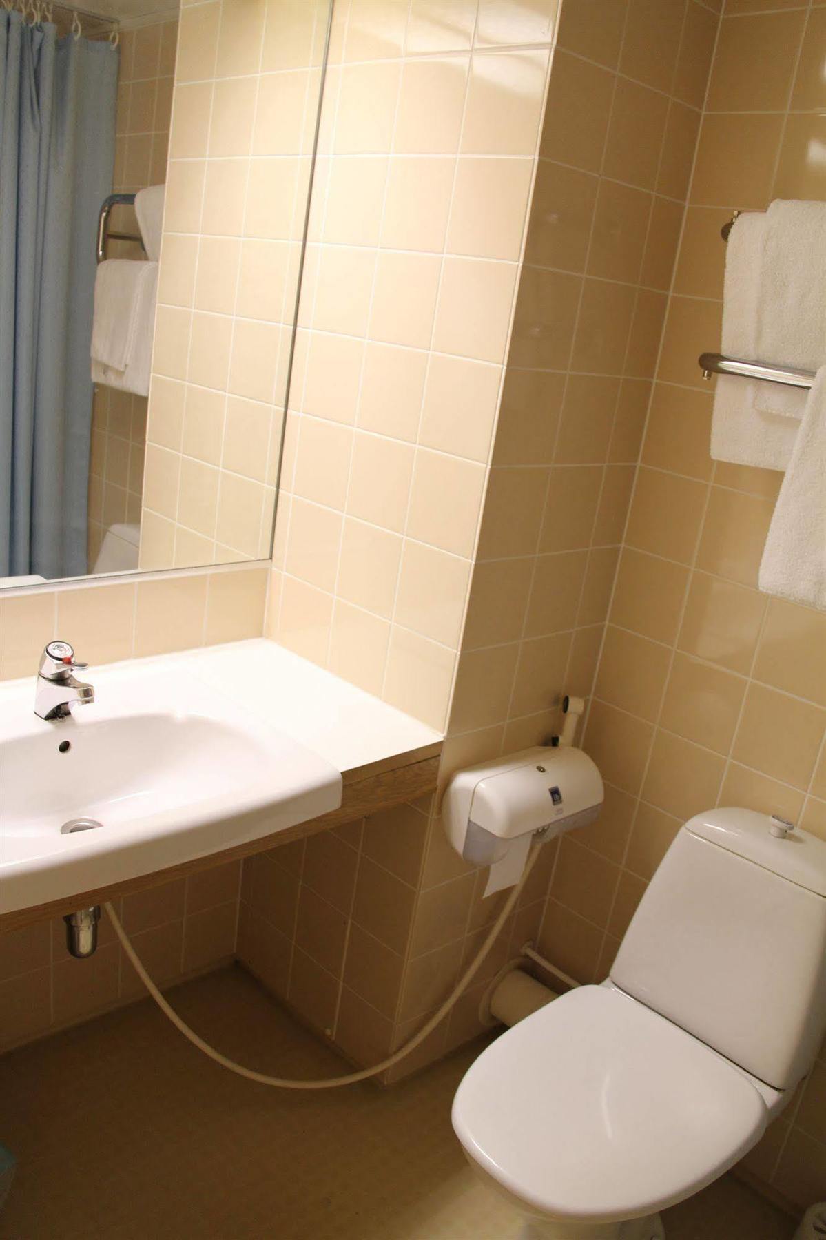 Hotel Hermica Tampere Kültér fotó